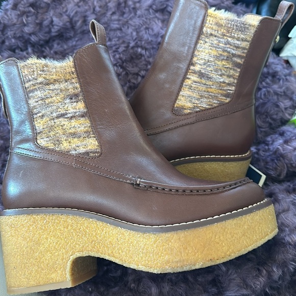 Coach DELANEY Bootie Women's Brown Ankle Boots Size 7.5 - Picture 2 of 5